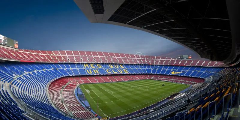 Vì sao kích thước sân Nou Camp đạt chuẩn FIFA?
